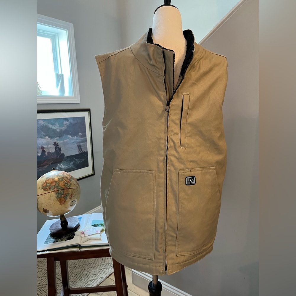 FINTECH Fishing Vest Sleeveless Waterproof Pockets Tan/Black Poly-Sherpa Lining